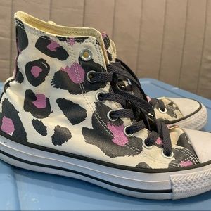 Converse purple and black leopard print hi top